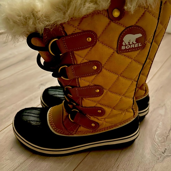 Snow Fun - Picture 1 of 3